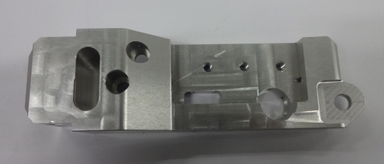 Geanodiseerd roestvrij staal CNC machinaal bewerkte onderdelen ontbramen Aangepaste 15 ISO