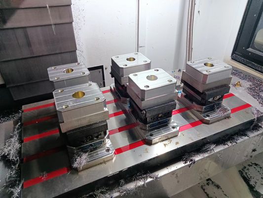 CNC-draaitafel Zelfcentrerende bankschroef 130 mm klemlichaambreedte handmatig